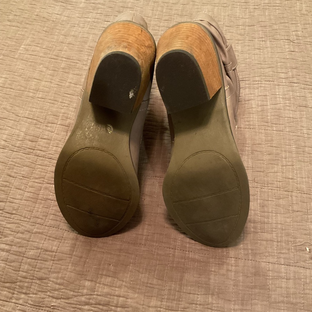 Boots - Picture 3 of 3